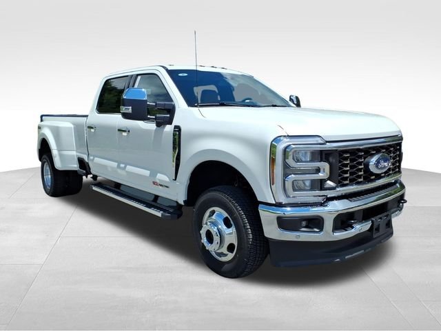 New 2026 Star White Metallic Tri-Coat Ford F-350® Lariat® image 16