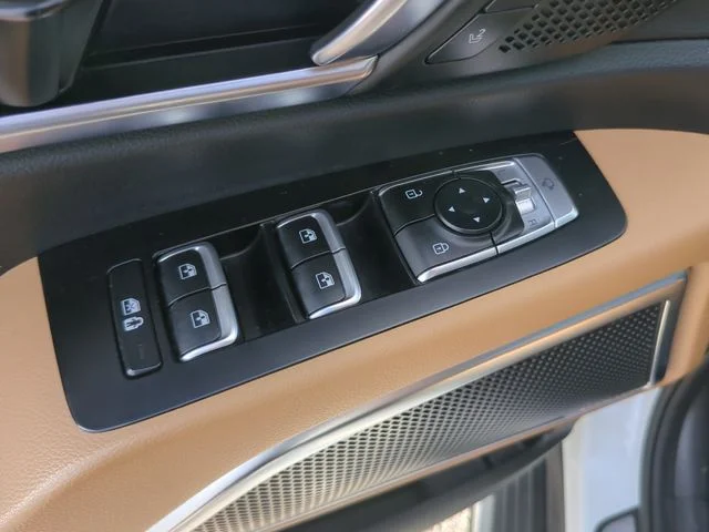 Used 2020 White Kia SX image 18