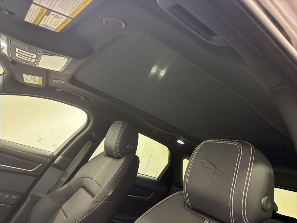 2026 Jaguar F-Pace R-Dynamic S - Photo 18