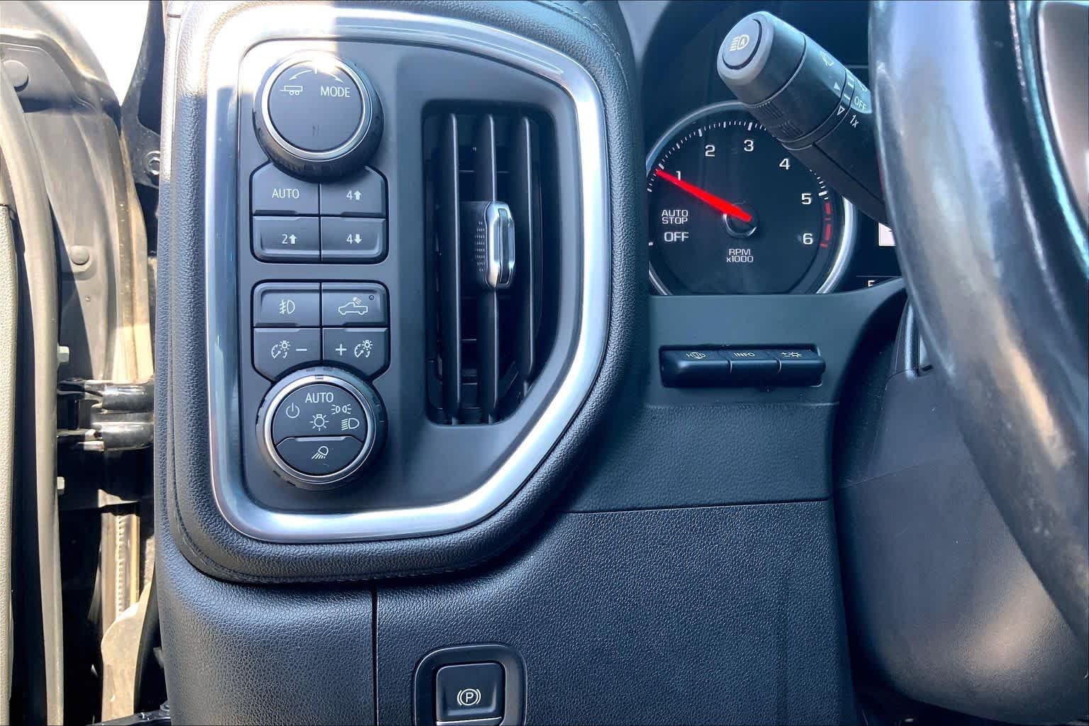 Used 2021 Black Chevrolet High Country image 34