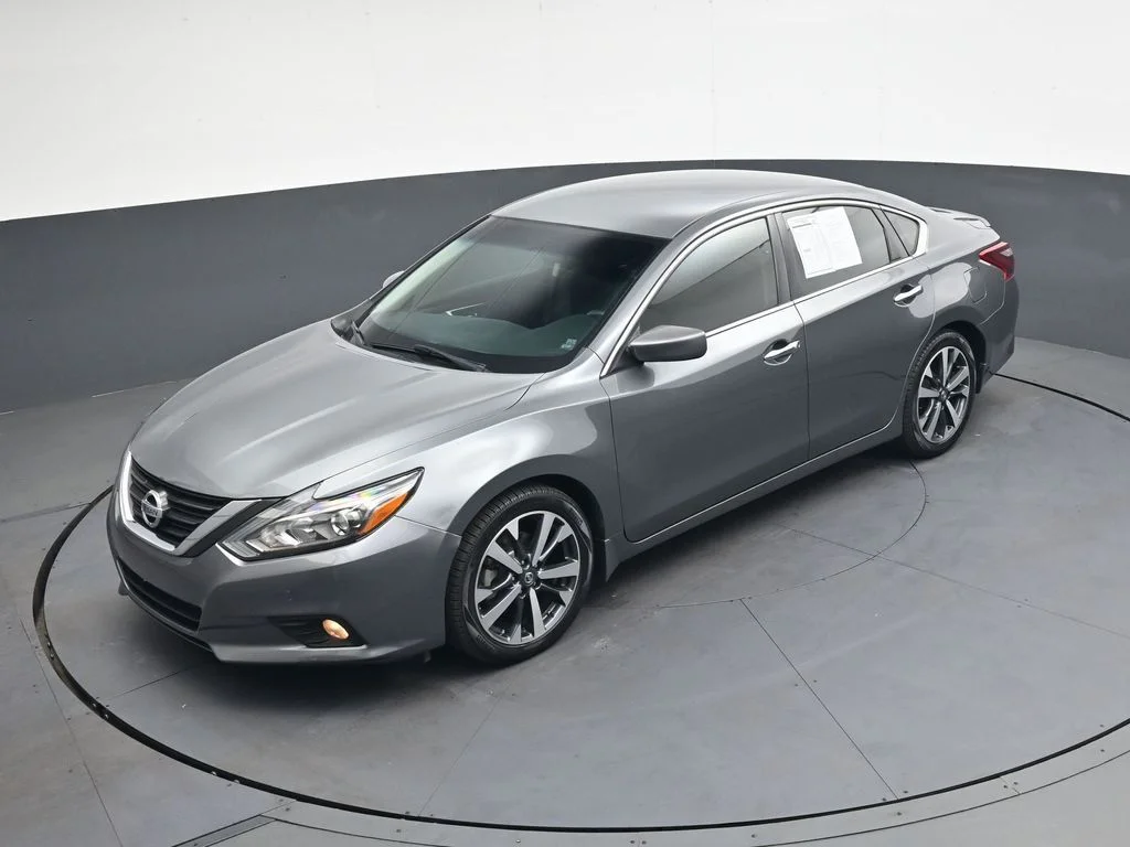 Used 2017 Gray Nissan 2.5 SR image 36