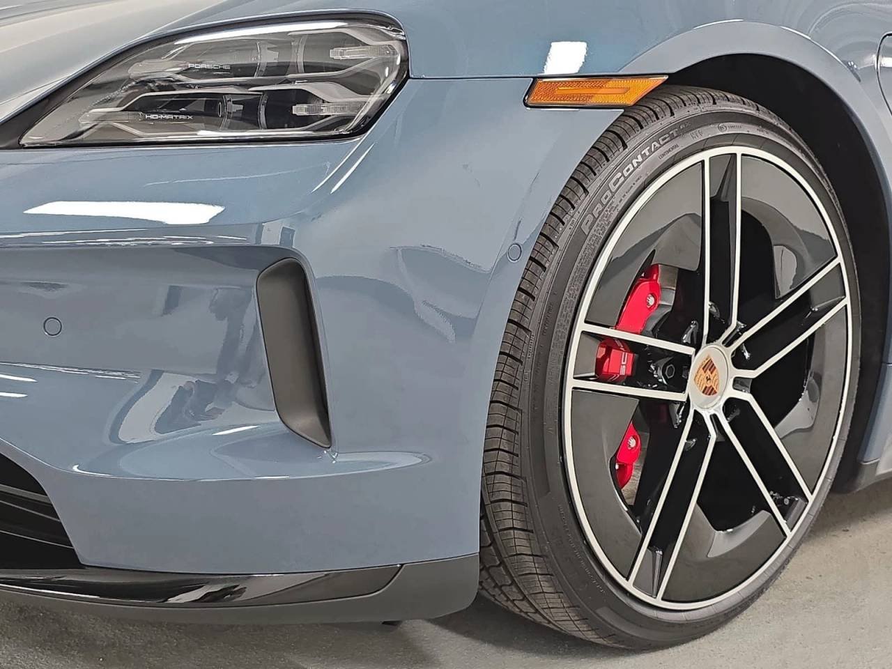 2026 Porsche Taycan S - Photo 11