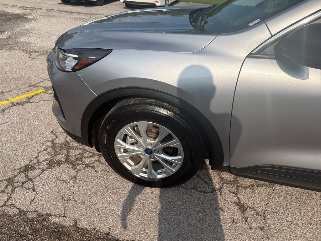 Used 2023 Silver Ford Active image 10