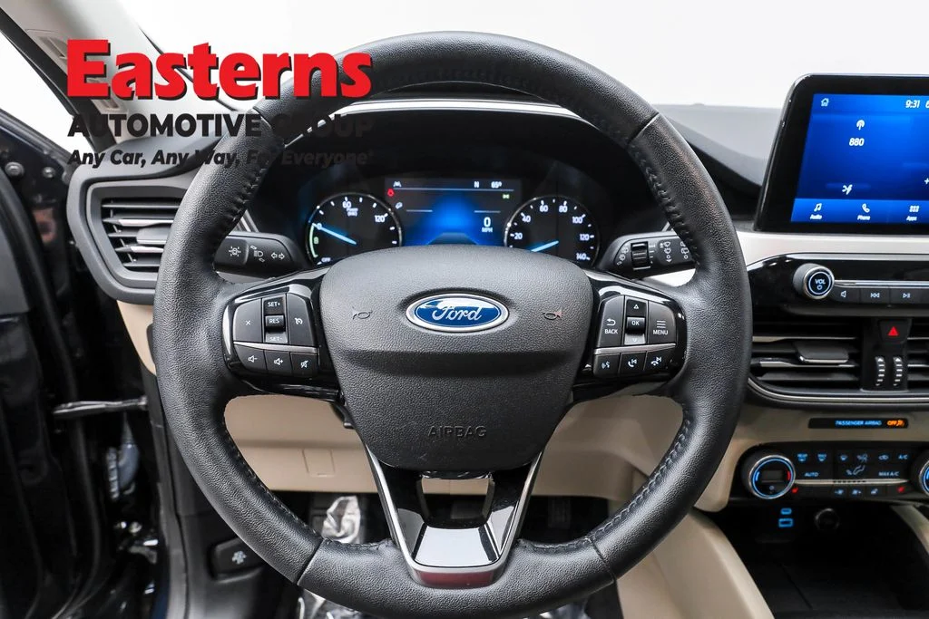 Used 2021 Blue Ford SEL image 10