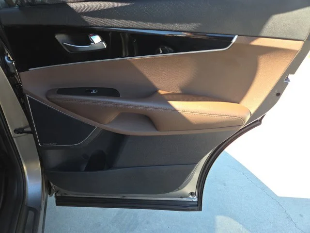 Used 2019 Silver Kia SX image 23