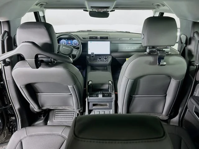 Used 2026  Land Rover S image 23