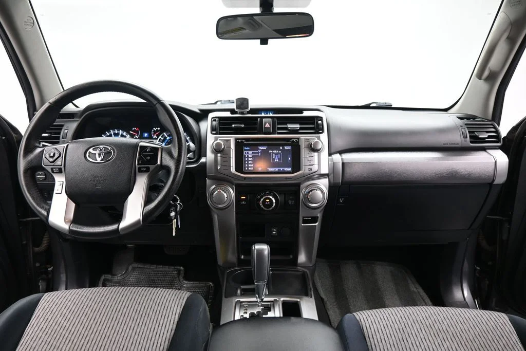 Used 2014 Gray Toyota SR5 image 18