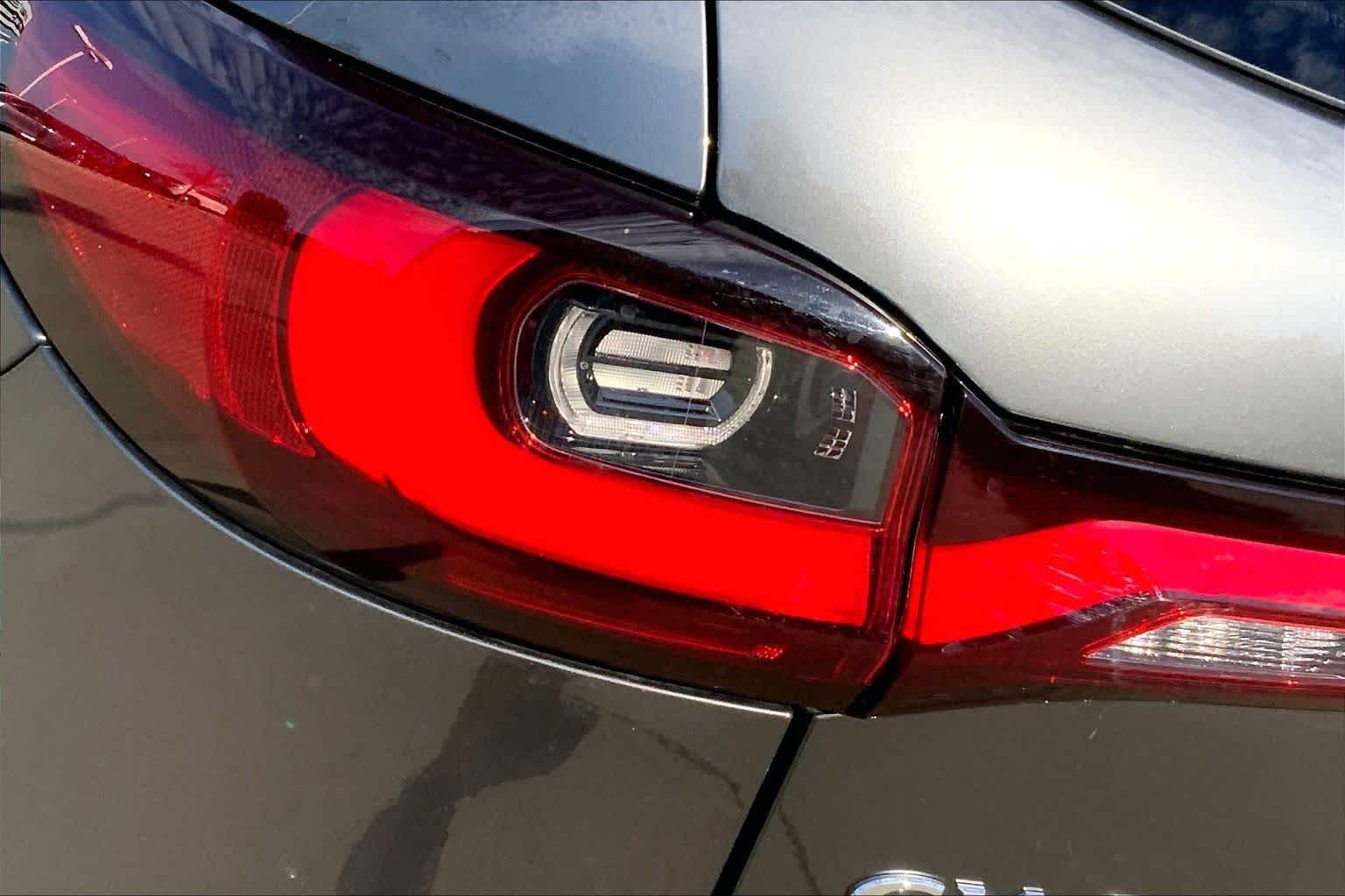 Used 2025 Machine Gray Metallic Mazda Preferred Package image 28