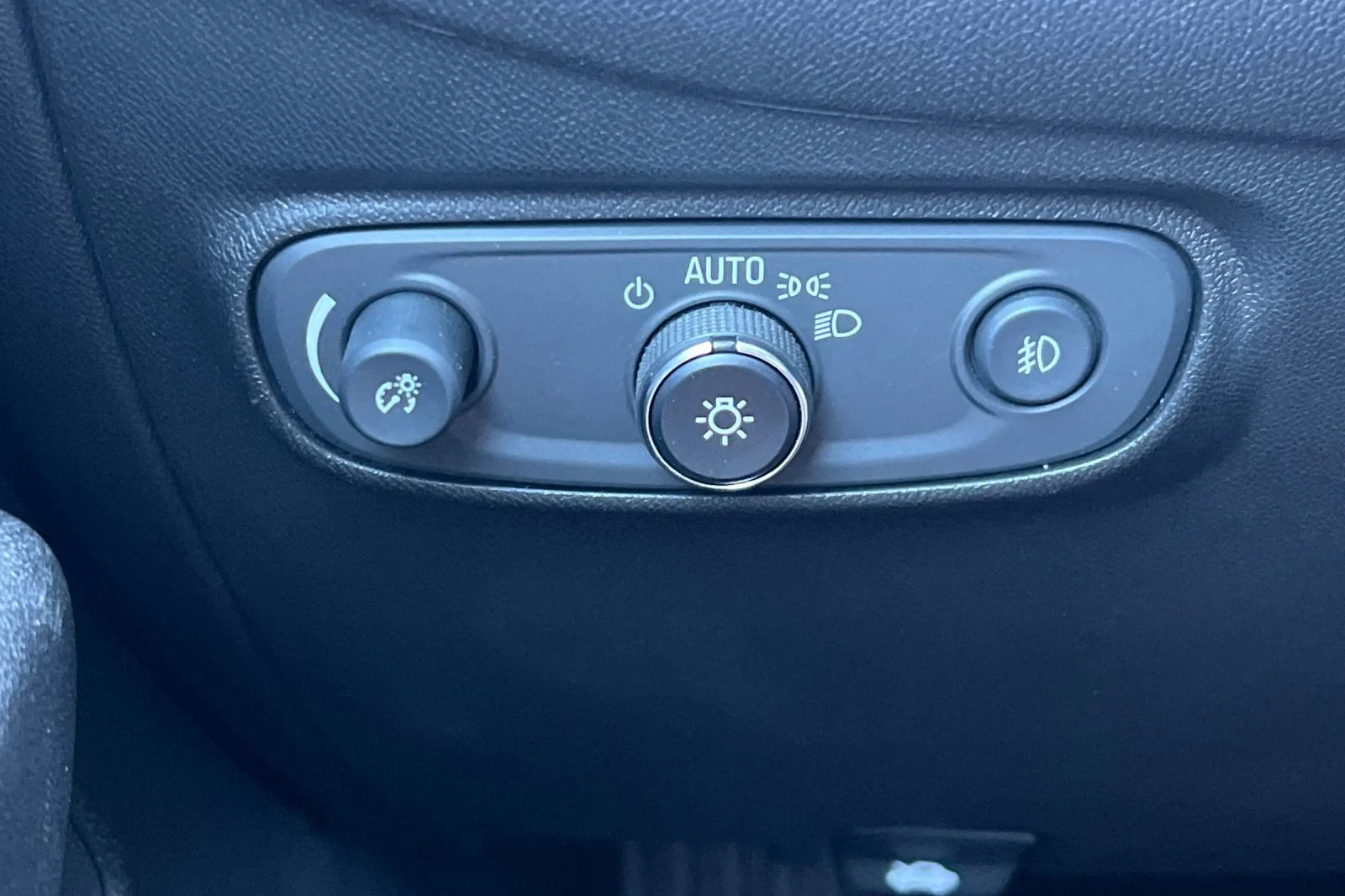Used 2020 Summit White Chevrolet LT image 29