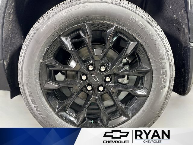 New 2026 Summit White Chevrolet LT image 32