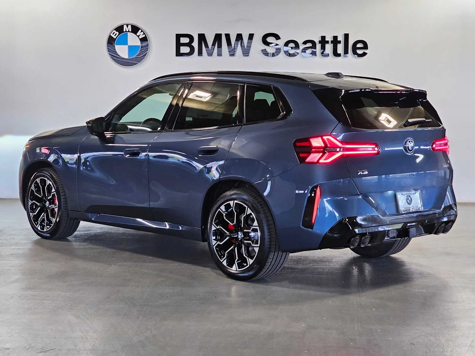 New 2026 Arctic Race Blue metallic BMW M50 xDrive image 4