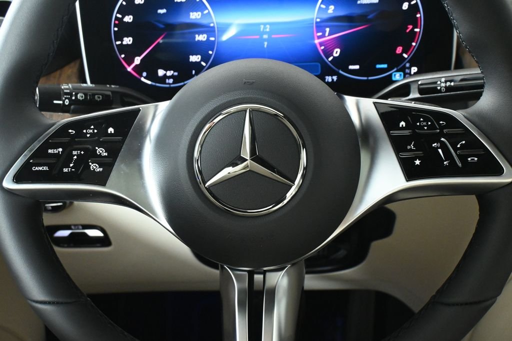 Used 2026 Polar White Mercedes-Benz GLC 300 image 18