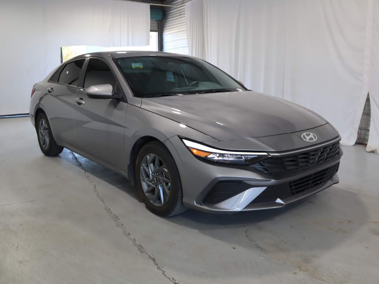 Used 2024 Ecotronic Gray Pearl Hyundai SEL image 3