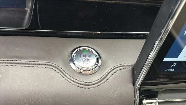 Used 2022 Silver Lincoln Black Label L image 29
