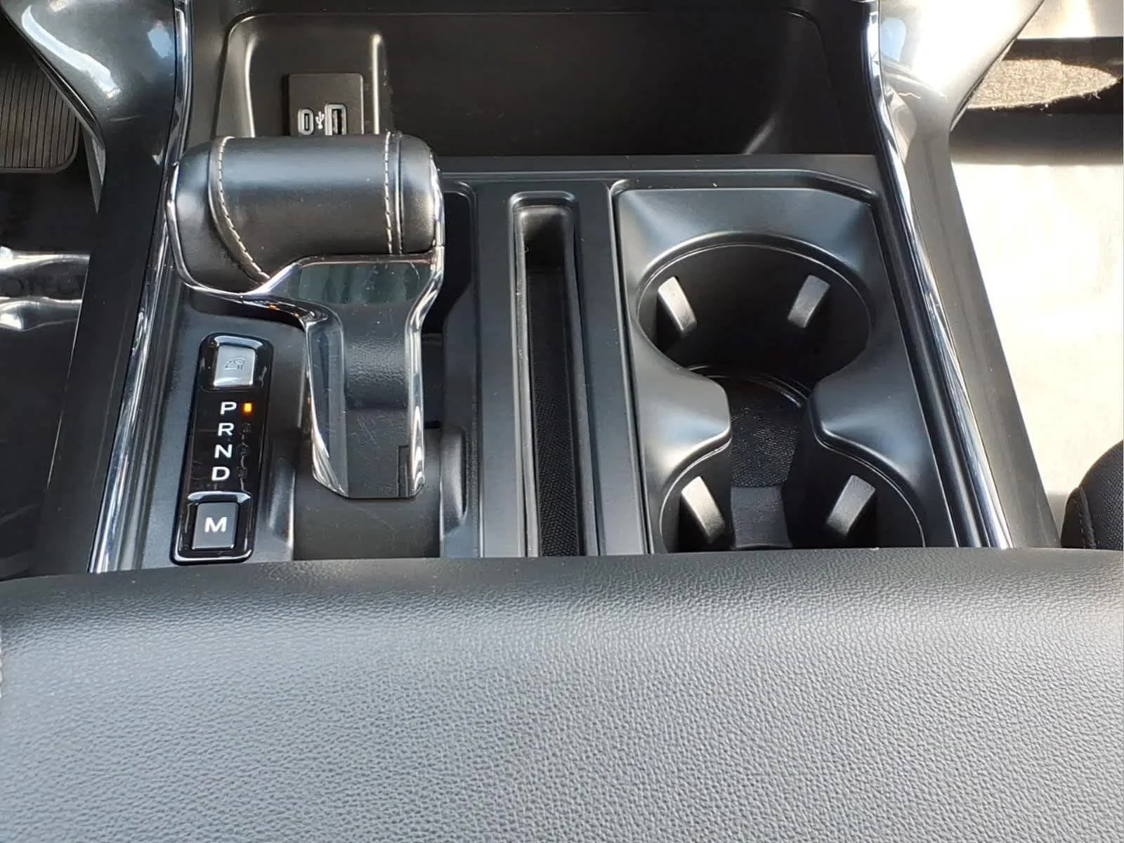 Used 2023 Oxford White Ford XLT image 26