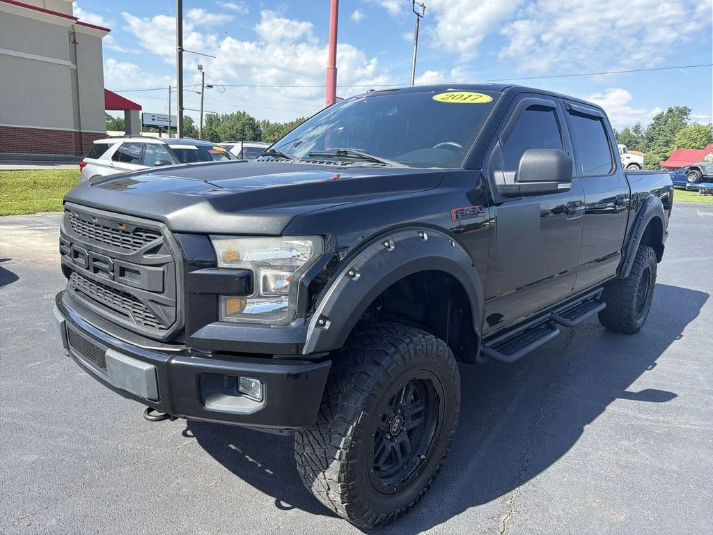 Used 2017 Black Ford XLT image 15