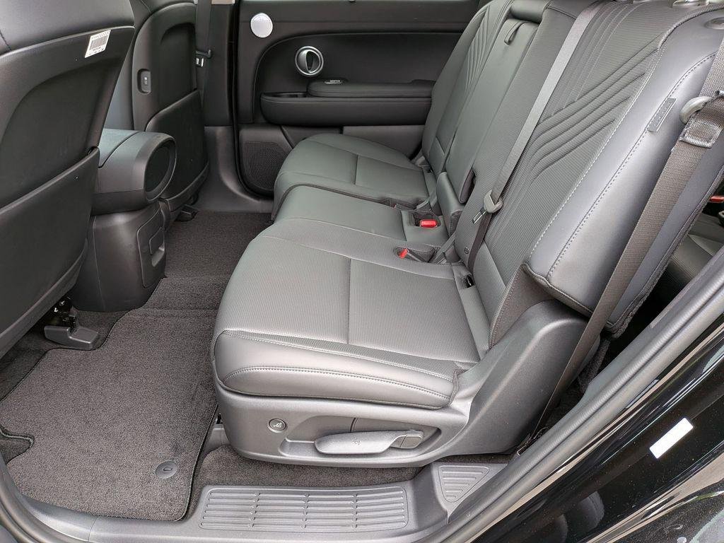 New 2026 Black Hyundai SEL 8P image 24