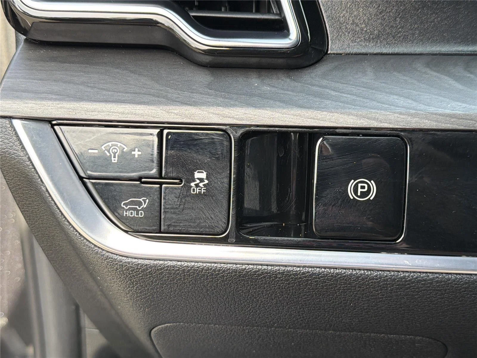 Used 2023 Gravity Gray Kia X-Line image 25