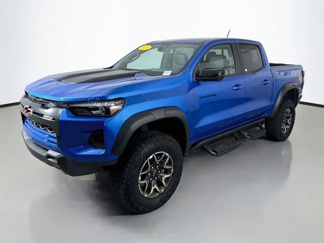 Used 2024 Blue Chevrolet ZR2 image 3