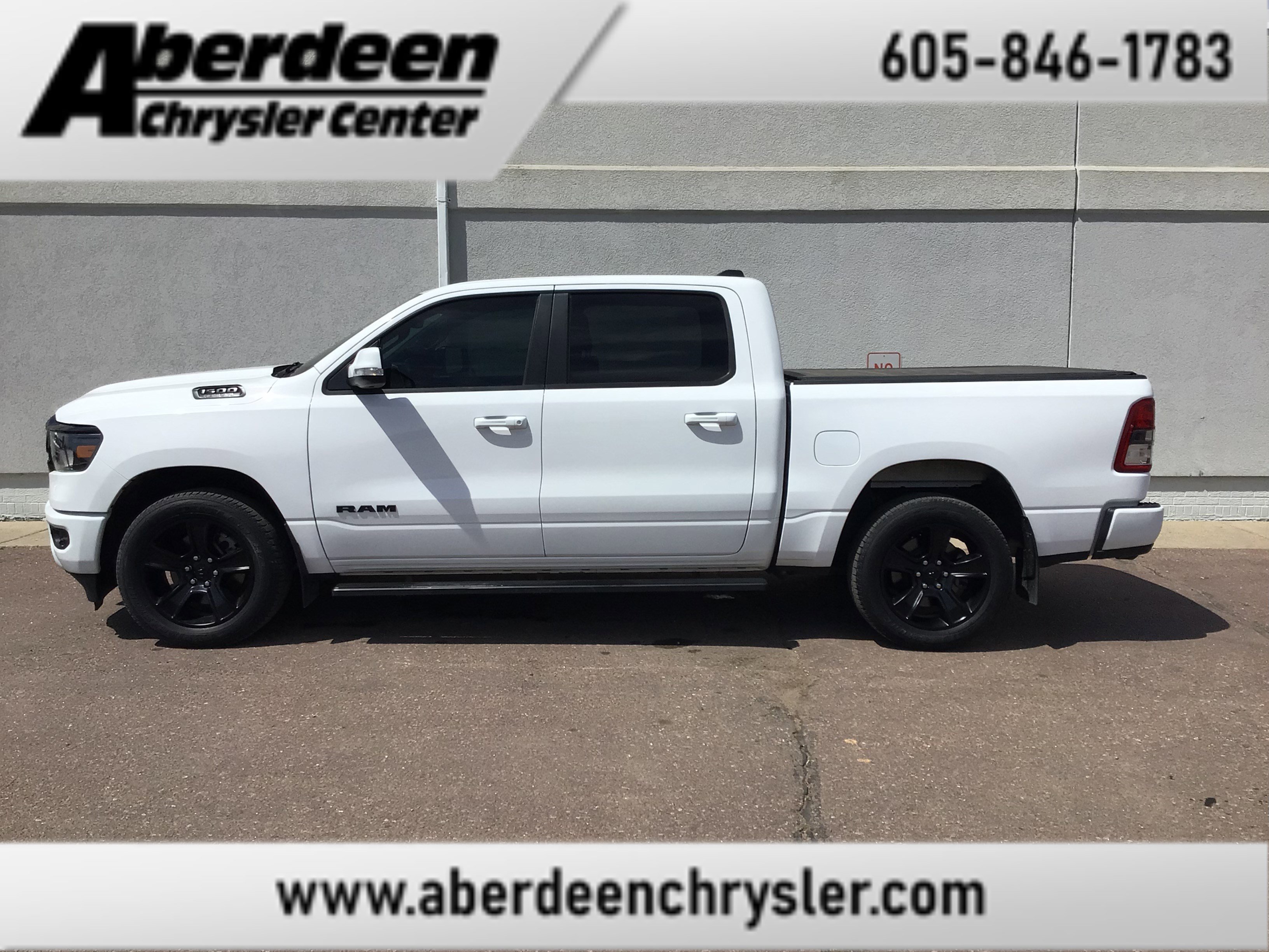 2020 RAM 1500 Big Horn/Lone Star 4x4 Crew Cab 5'7's photo