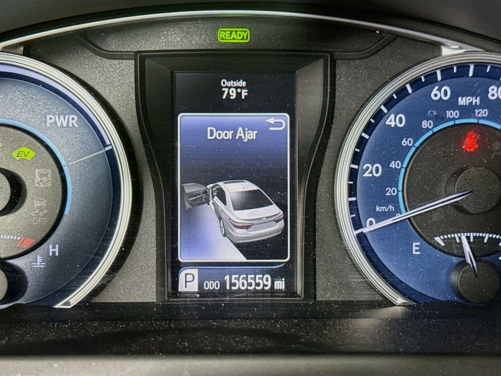 Used 2015 Creme Brulee Mica Toyota LE image 18