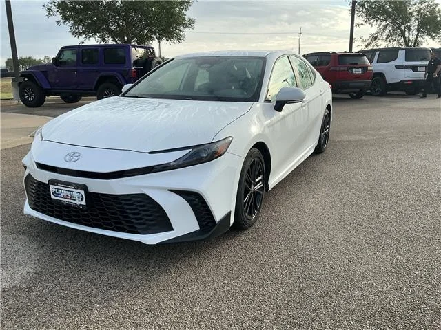 Used 2025 Wind Chill Pearl Toyota XSE image 3