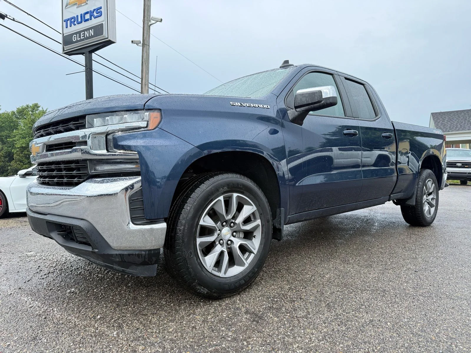 Used 2022 Blue Chevrolet LT image 2