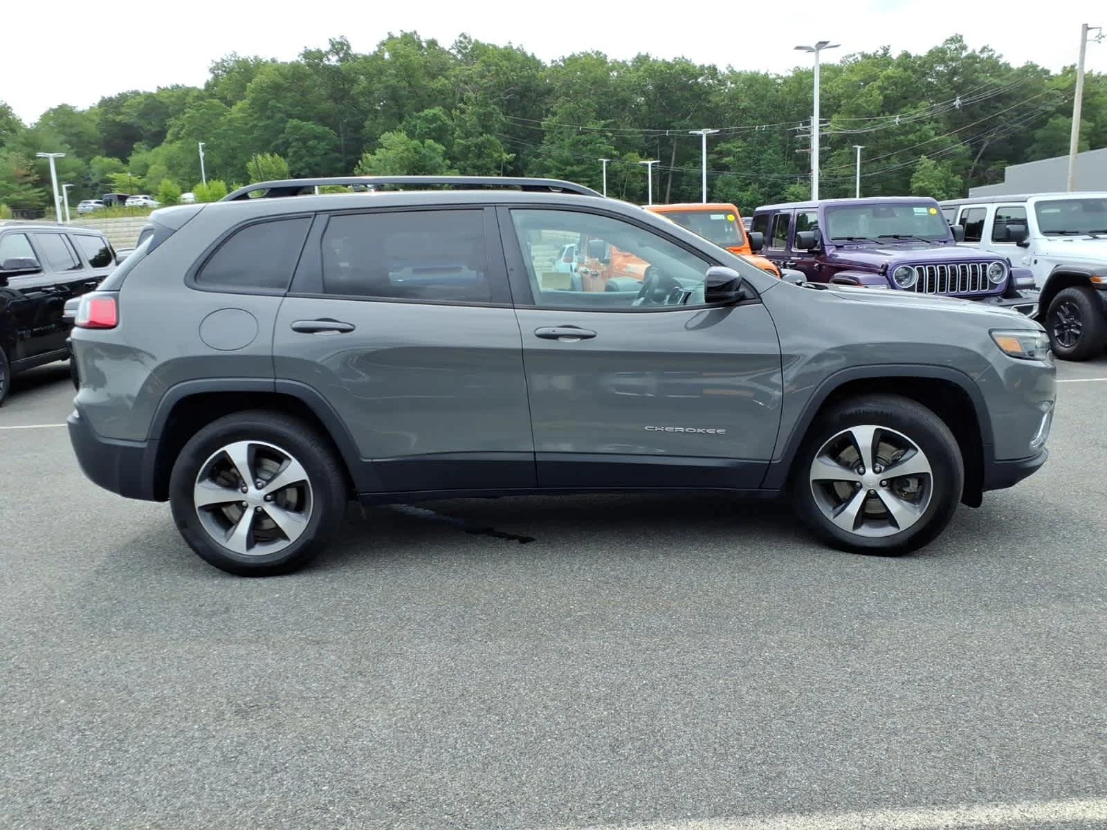 Certified Used 2022 STING Jeep Limited image 6
