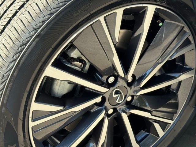 New 2026 RADIANT WHITE INFINITI Luxe FWD image 12