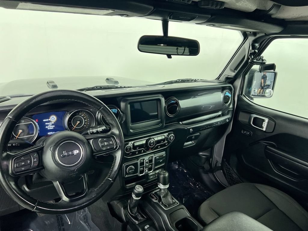 Used 2020 Silver Jeep Unlimited Sport Altitude image 26