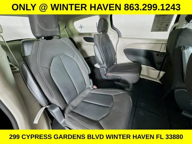 Used 2024 Black Chrysler LX image 28