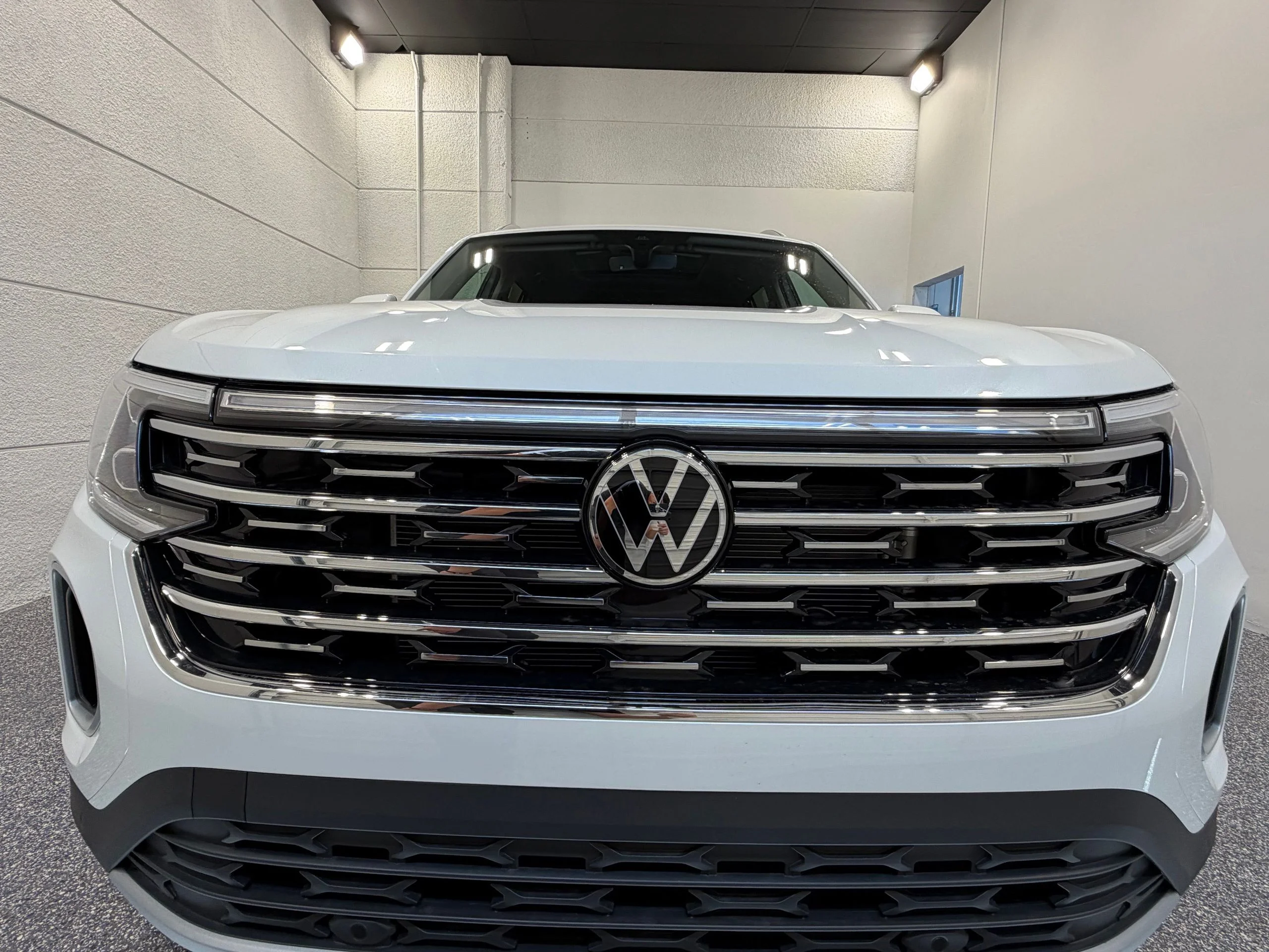 New 2026 White Volkswagen 2.0T SEL image 10