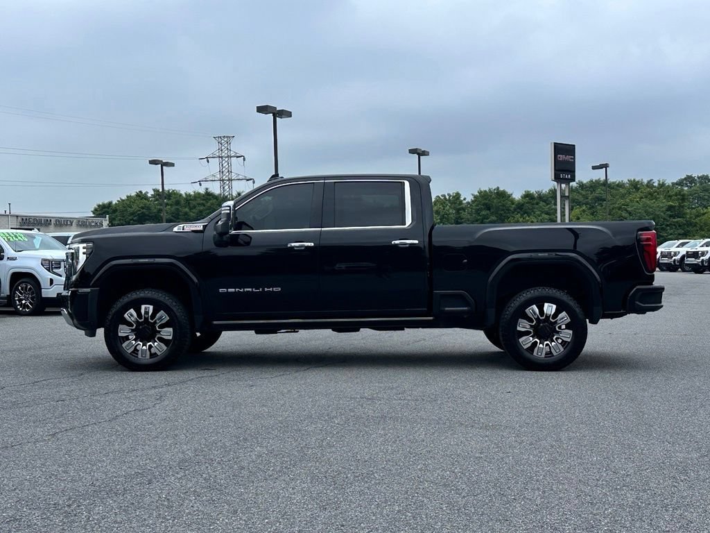 Used 2024 Onyx Black GMC Denali image 7