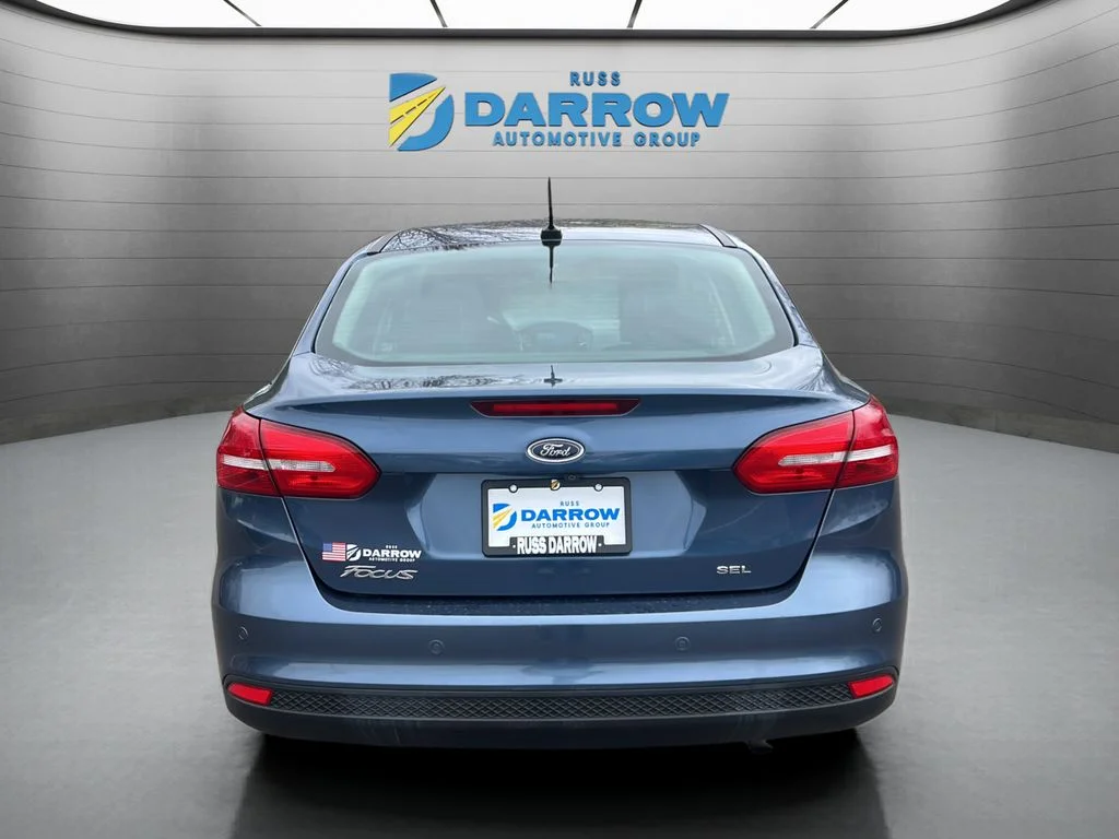 Used 2018 Blue Ford SEL image 4