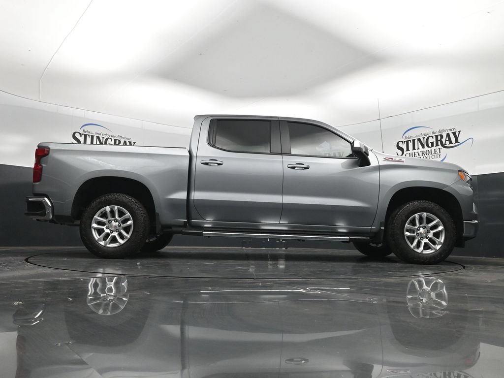 Used 2026 Sterling Gray Metallic Chevrolet LT image 33