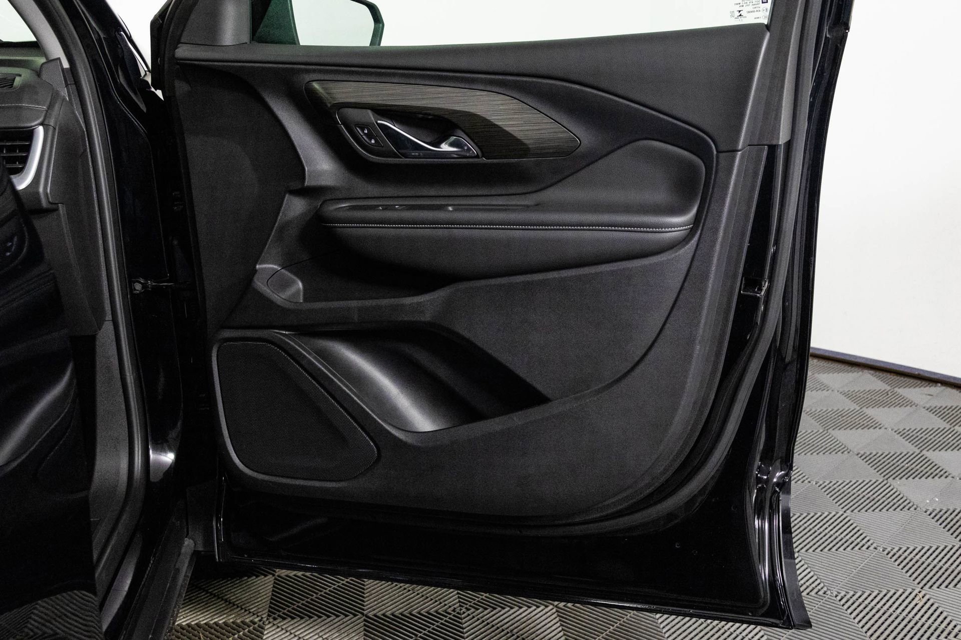 2023 GMC TERRAIN - Image 39