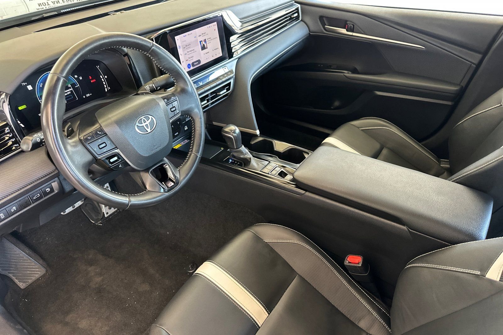 Used 2025 Gray Toyota SE image 10