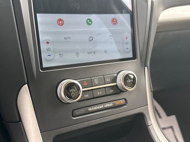 Used 2023 White Ford SEL image 19
