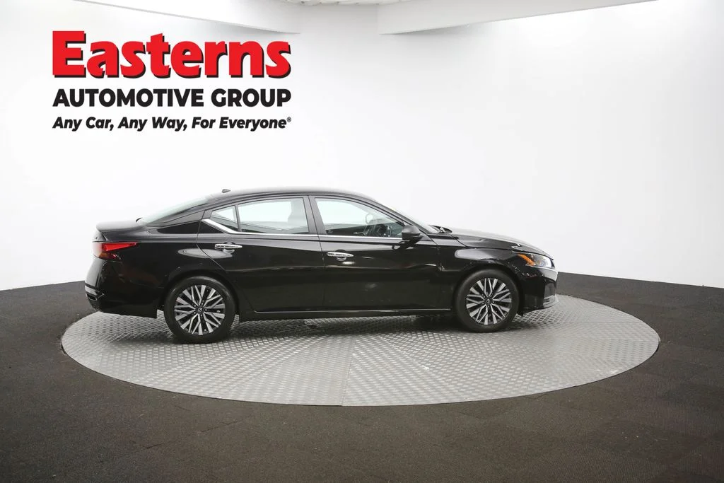 Used 2024 Black Nissan 2.5 SV image 42