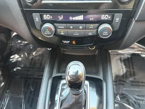 Used 2018 White Nissan SL image 17