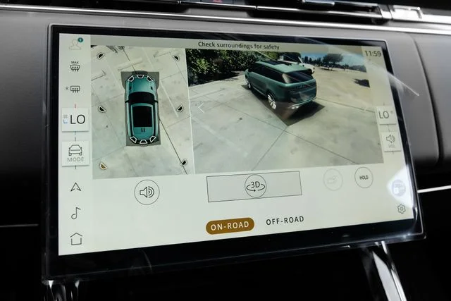 New 2026 Fuji White Land Rover Dynamic SE image 26