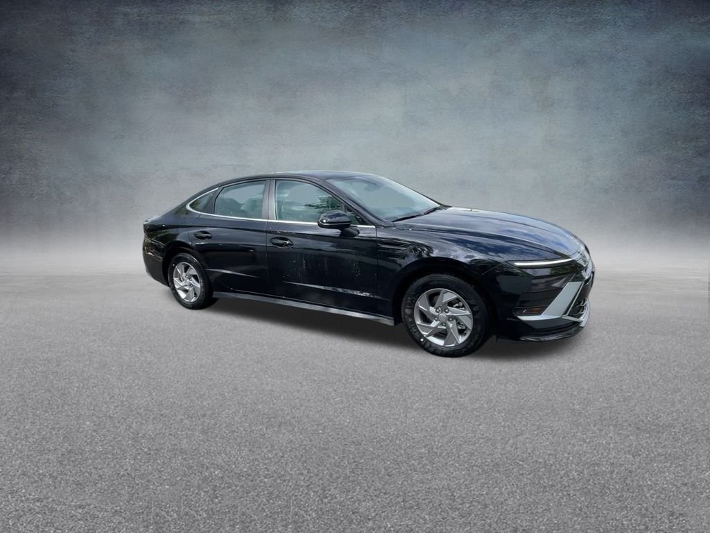 Certified Used 2026 Abyss Black Hyundai SE image 29