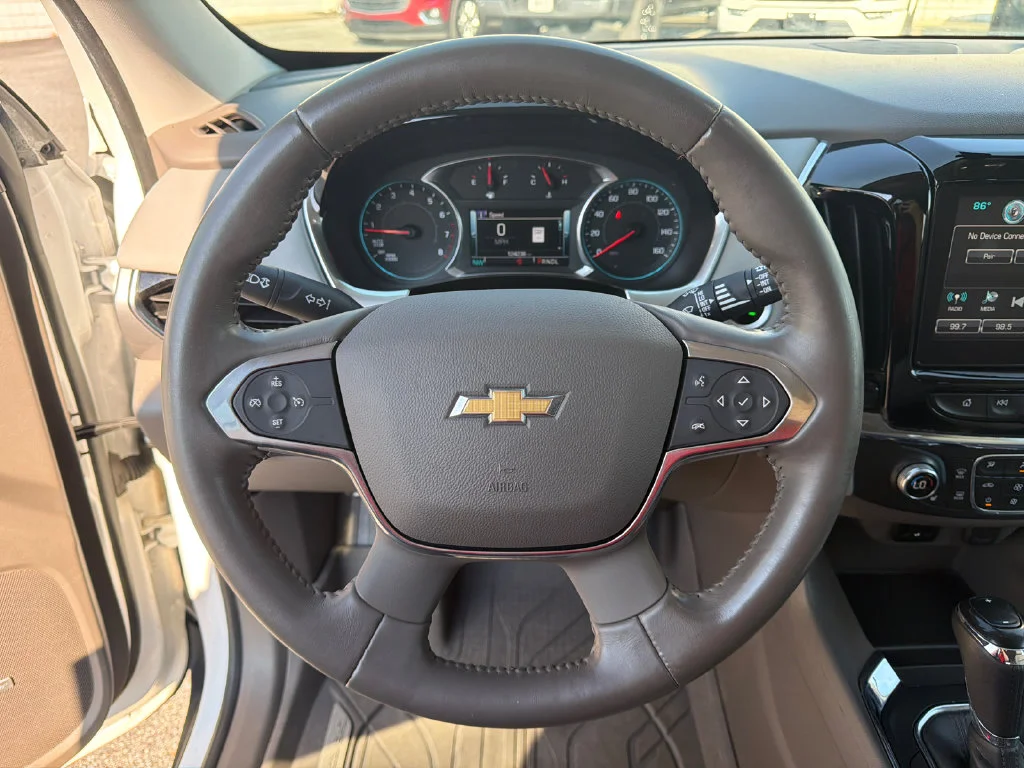 Used 2018 White Chevrolet 3LT image 26