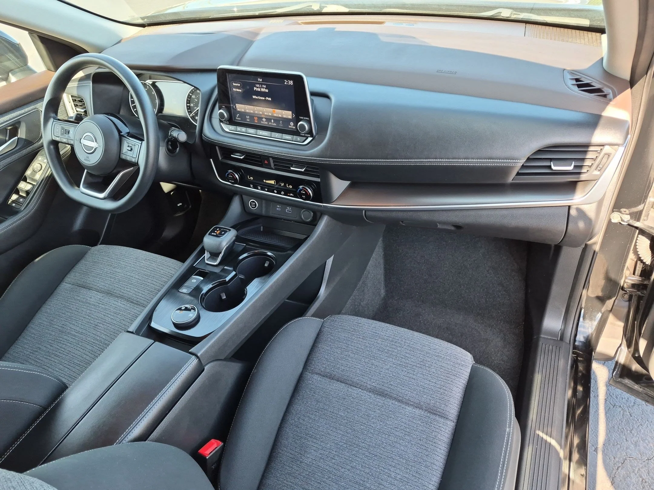 Used 2023 Super Black Nissan SV image 27