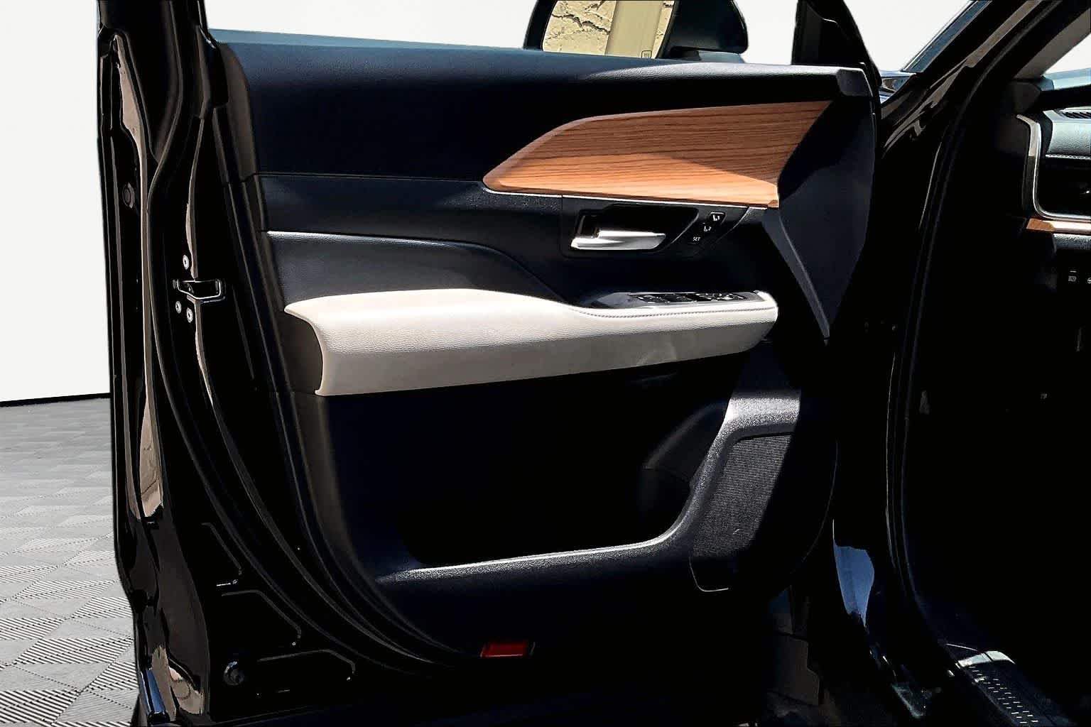 2024 Toyota Grand Highlander Limited - Photo 22