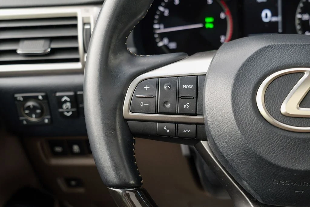 Used 2023 White Pearl Lexus 460 image 44