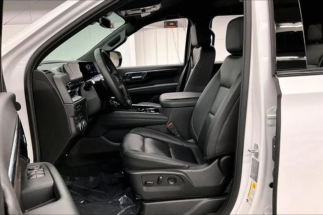 2025 Chevrolet Suburban Z71 - Photo 24