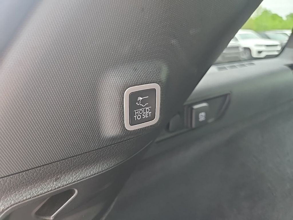Used 2022 White Jeep Summit Reserve image 112