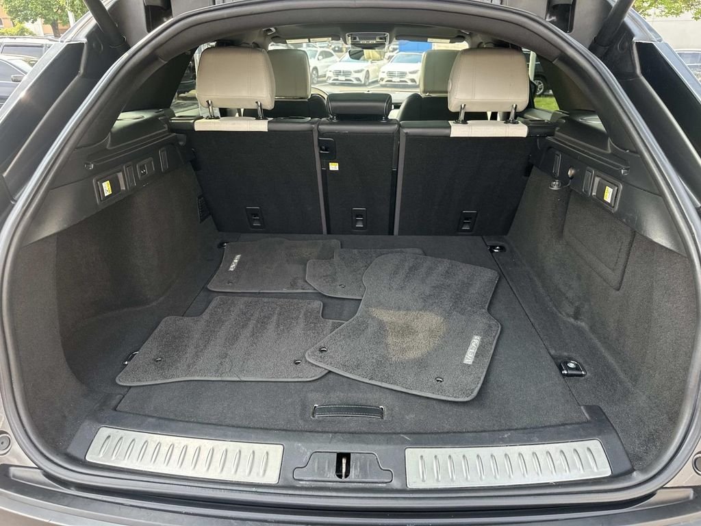 Used 2018  Land Rover HSE R-Dynamic image 14