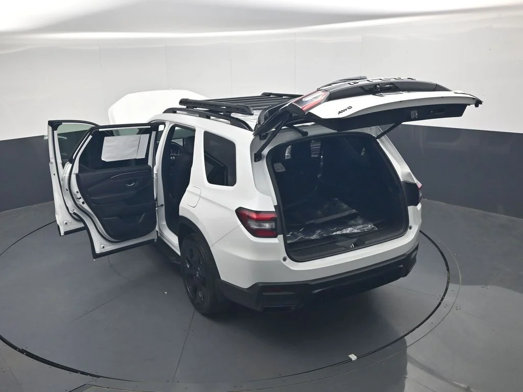 New 2026 Platinum White Pearl Honda Black Edition image 35